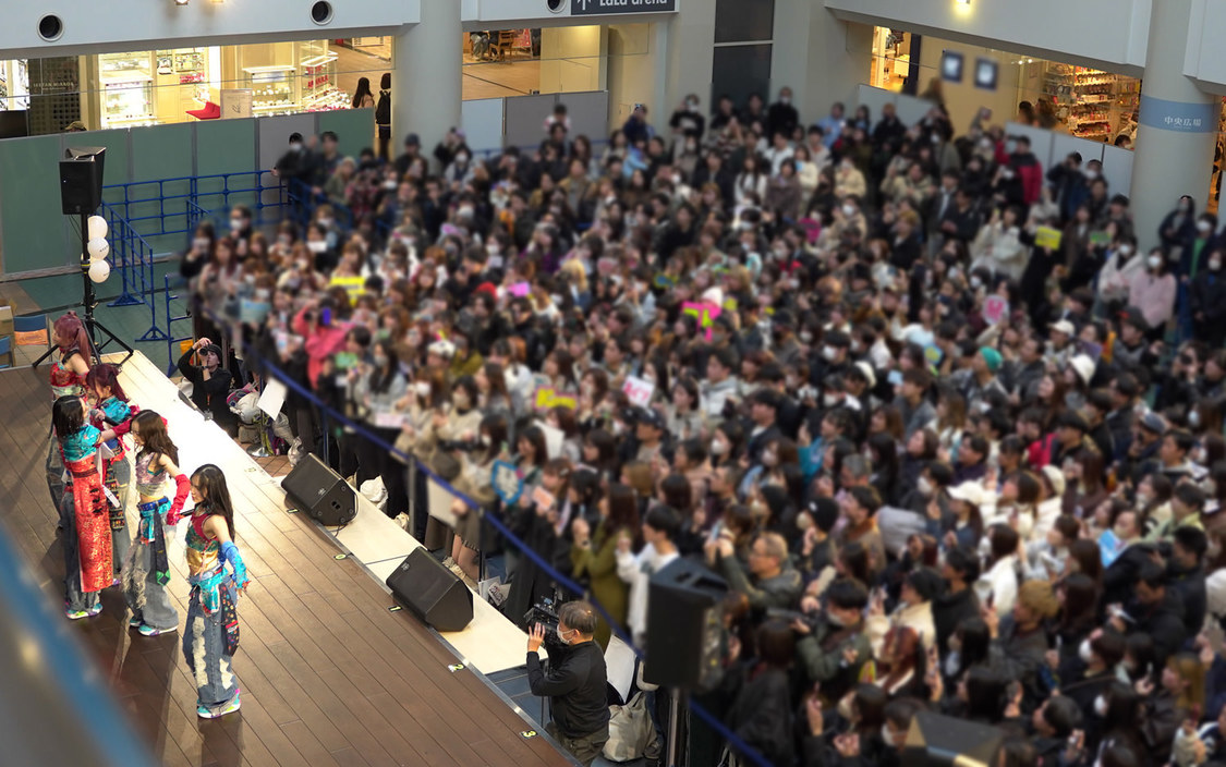 ＜MYERA 「Lie ライ Lie ライ / Be Naked」リリースイベント＞ららぽーとTOKYO-BAY（2025年1月1日）