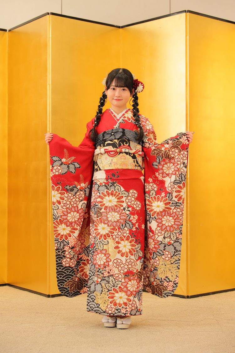 布袋百椛（ⒸAKB48）