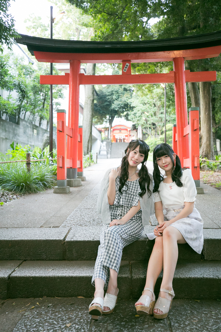 宇佐美幸乃（Luce Twinkle Wink☆）とPop'n'Roll副編集長 茉井良菜