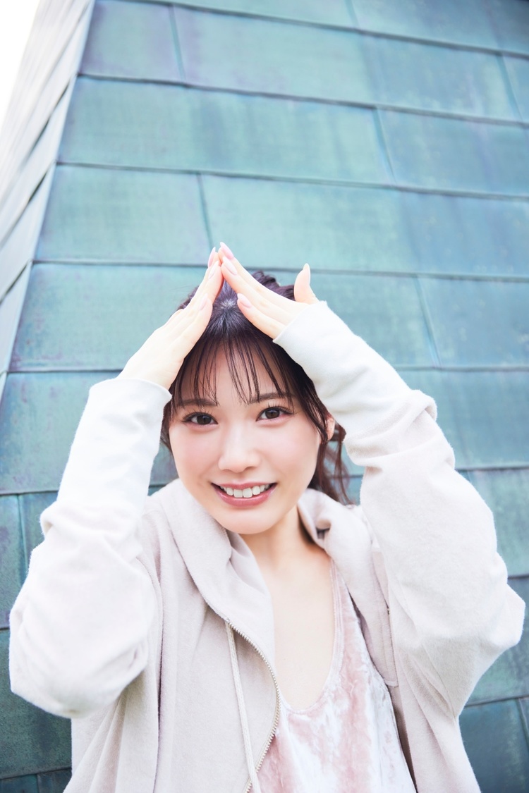 『石川澪4th写真集 ぎゅう、して。』（撮影：佐々木大輔（SIGNO）／光文社刊）