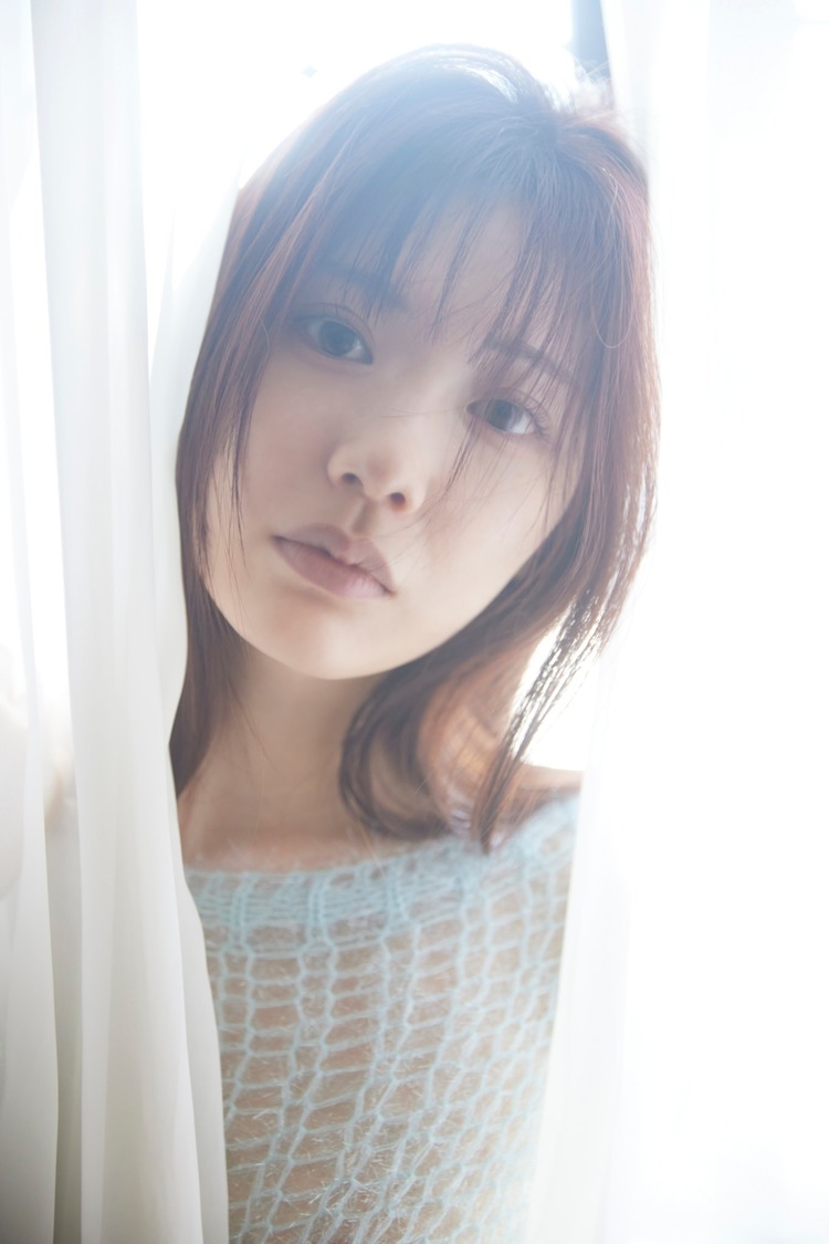 『石川澪4th写真集 ぎゅう、して。』（撮影：佐々木大輔（SIGNO）／光文社刊）