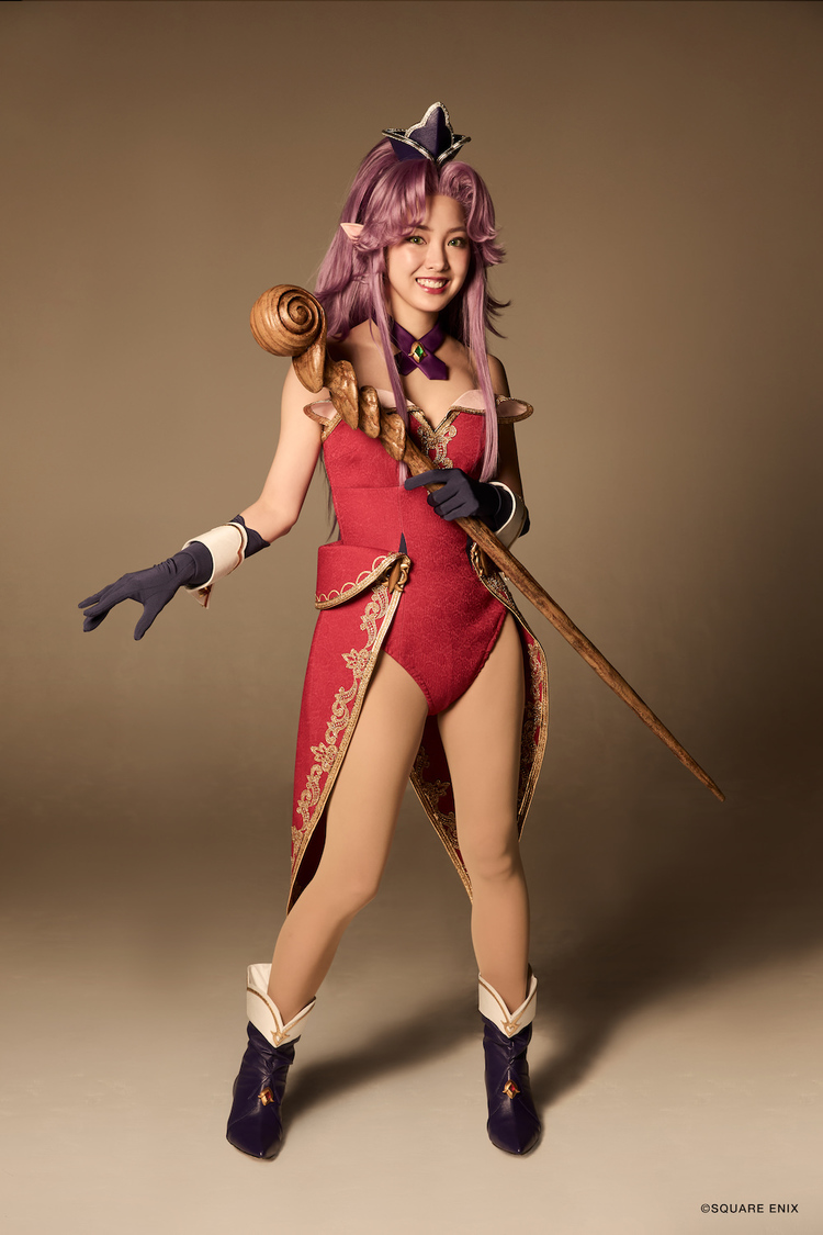 アンジェラ：飯窪春菜（© SQUARE ENIX）