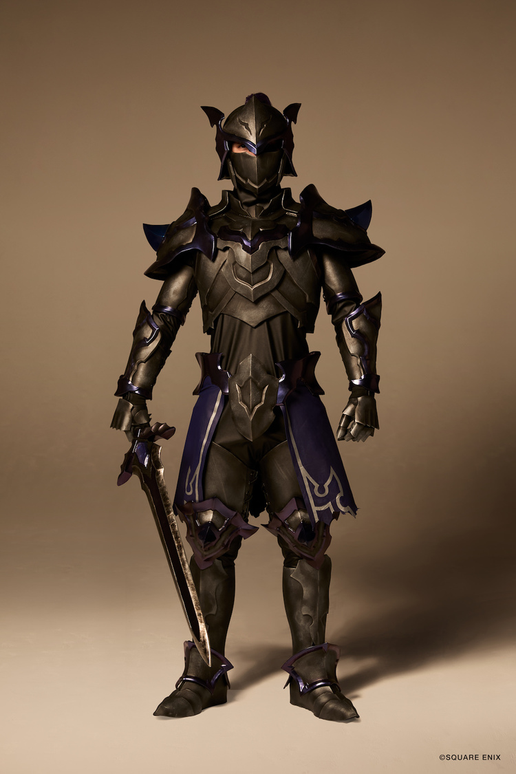 黒耀の騎士／ロキ：高木トモユキ（© SQUARE ENIX）