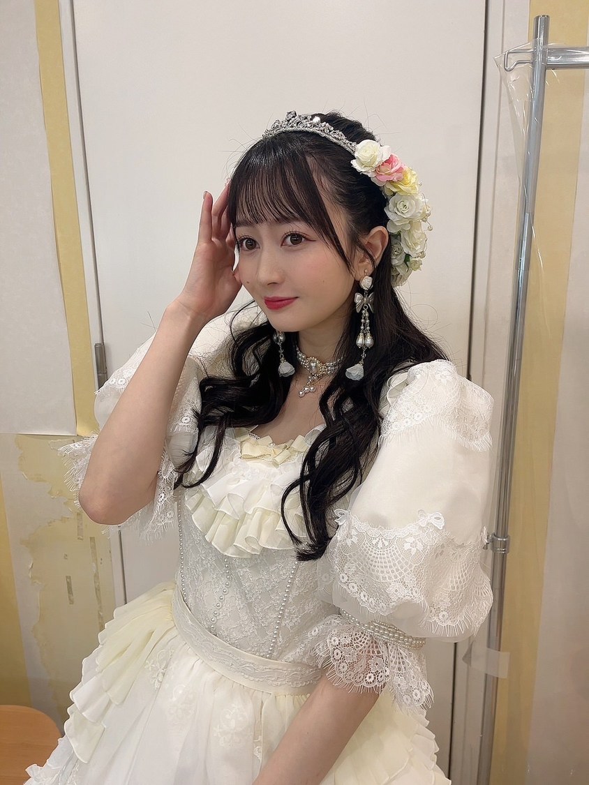 白の可愛いドレスがいいってお願いした卒業ドレス