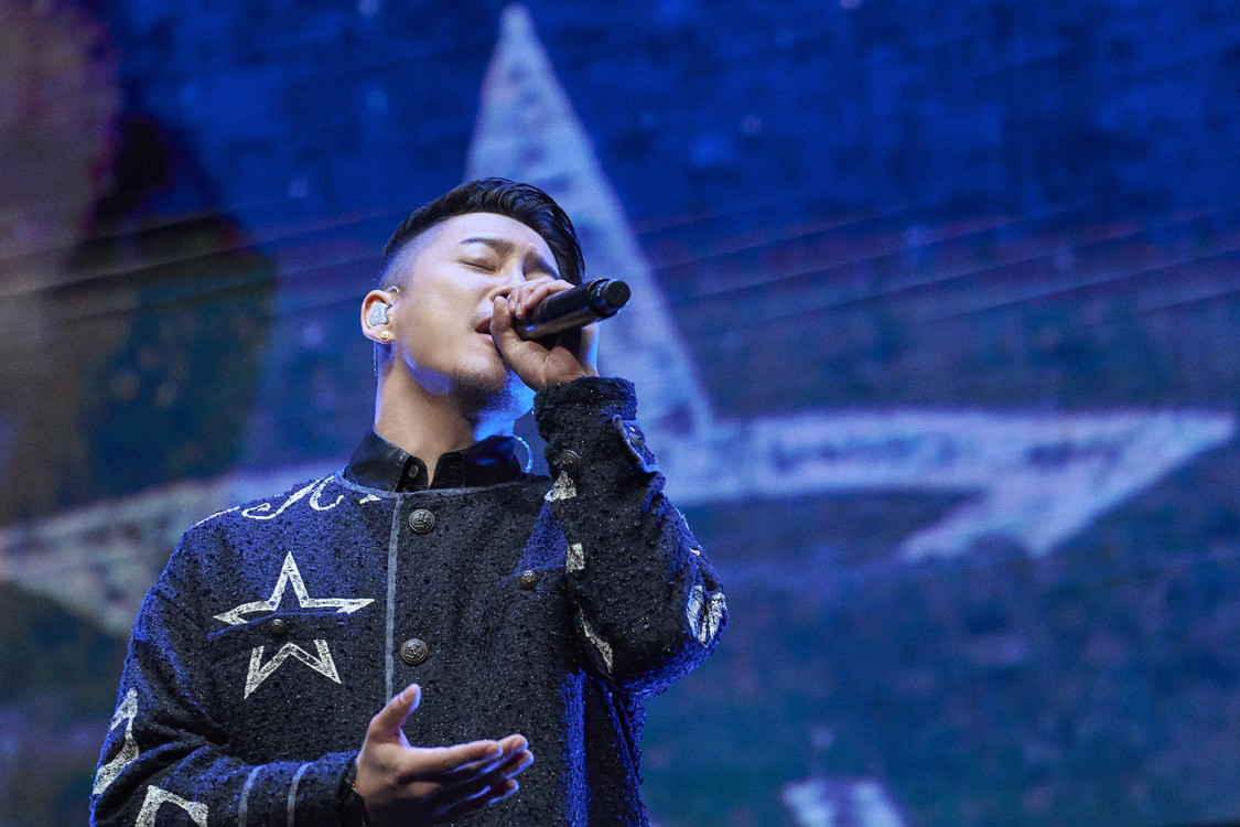 ＜映画『誰よりもつよく 抱きしめて』完成披露上映会＆PREMIUM EVENT＞Kアリーナ横浜（2025年1月26日／©2025「誰よりもつよく抱きしめて」HIAN /アークエンタテインメント）