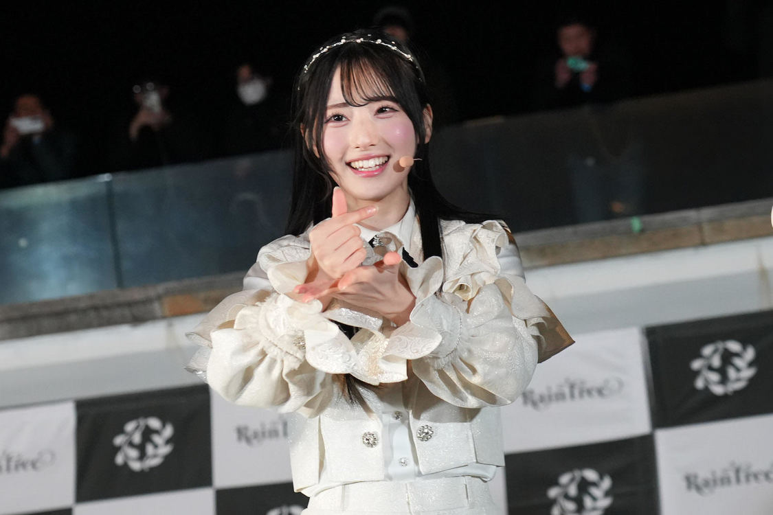 Rain Tree＜1st デジタルシングル「Ｉ Ｌ Ｕ」リリースイベント・ミニライブ＞アーバンドック ららぽーと豊洲シーサイドデッキ メインステージ（2025年1月29日／©OVERSE）