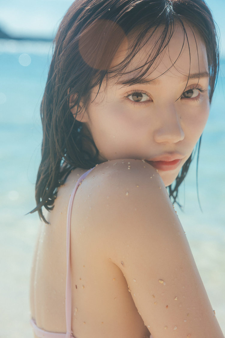 『出発地点　みゆ。1stフォトブック』先行カット（Ⓒ東京祐／講談社）