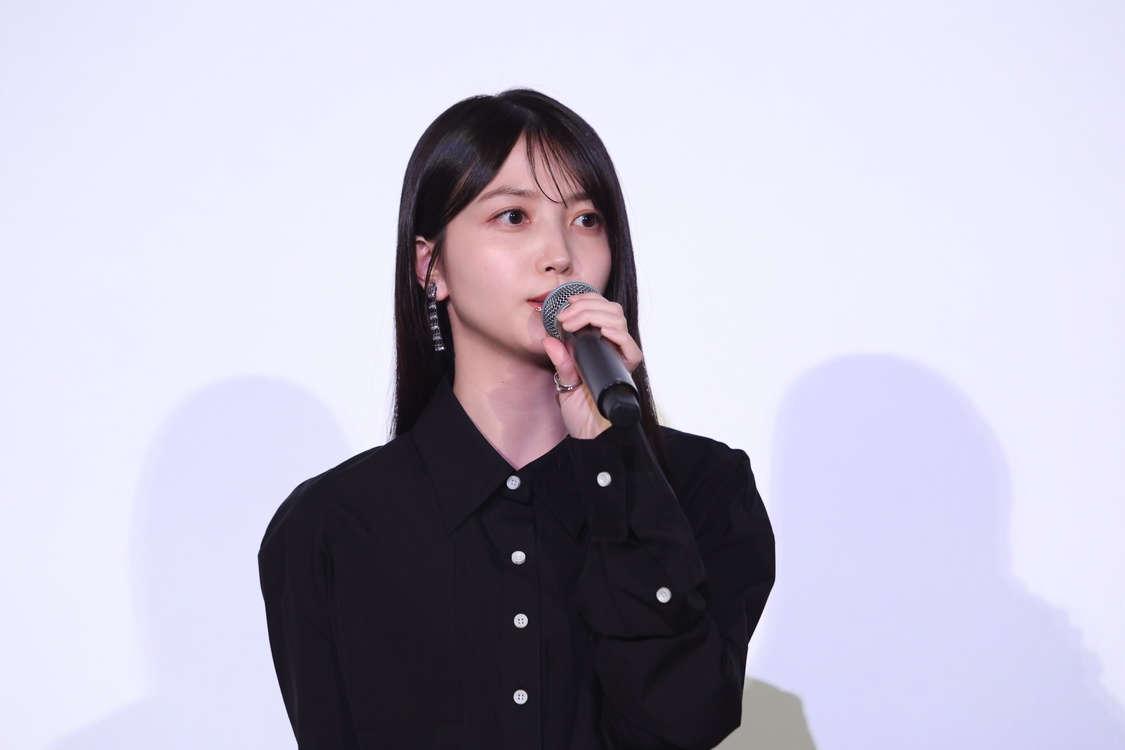 ＜映画『誰よりもつよく 抱きしめて』公開記念舞台挨拶＞（2025年2月8日／©2025「誰よりもつよく抱きしめて」HIAN /アークエンタテインメント）