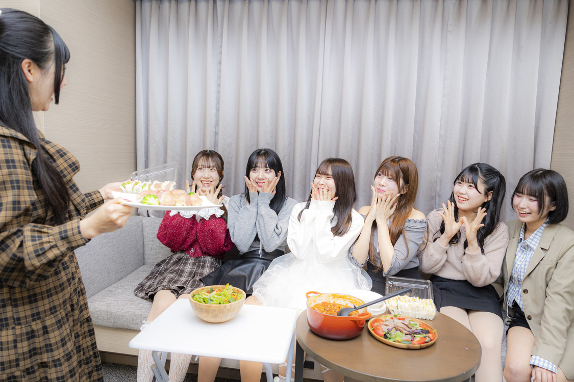 夏目りこのバレンタインサプライズ企画に驚くHAPPY CREATORSメンバー