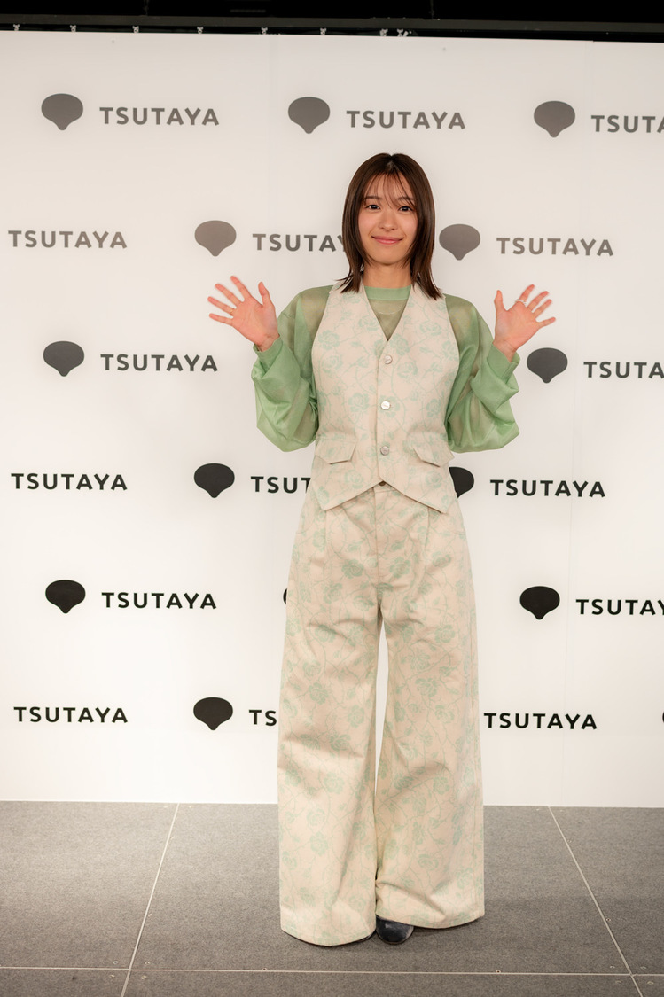 ＜『鳴海唯1st写真集Sugarless』重版記念イベント＞SHIBUYA TSUTAYA（2025年2月9日　©︎鳴海唯1st 写真集Sugarless／玄光社）