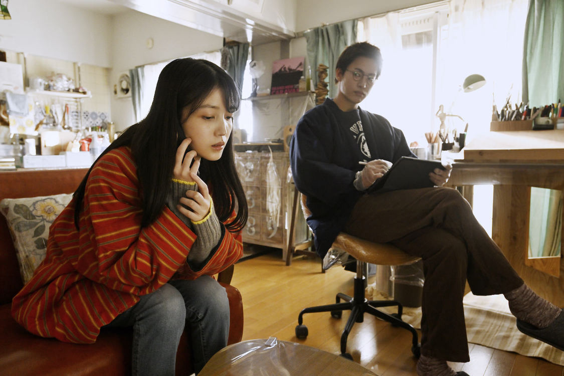 ©2025「誰よりもつよく抱きしめて」HIAN /アークエンタテインメント