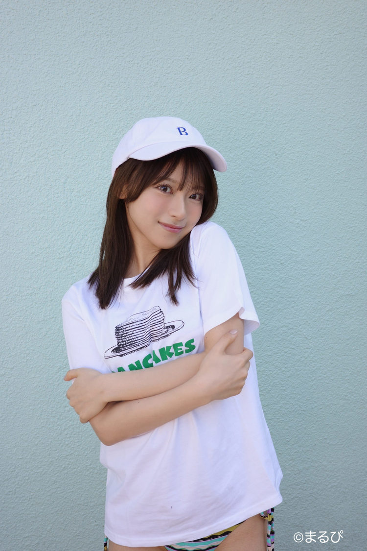 まるぴ『週刊プレイボーイ』9・10合併号アザーカット（スタイリスト：工藤沙恵（ミタケイショウ）　ヘアメイク：塩田結香（JULLY））