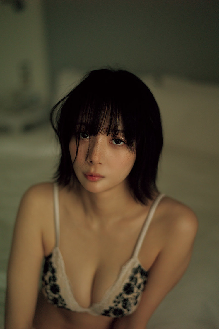 岡田紗佳 写真集『嶺上開花』新カット