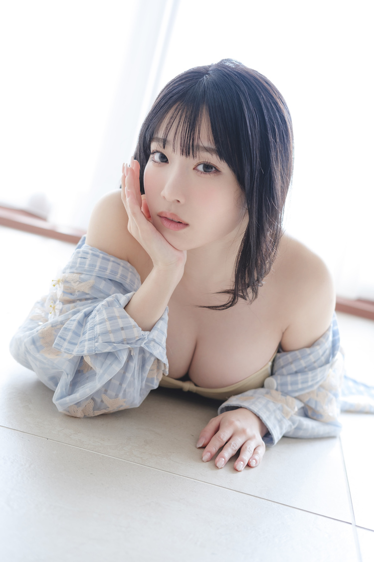 岸みゆ（#ババババンビ）『DOLCHE vol.15』アザーカット（撮影：鈴木ゴータ(c)白夜書房）