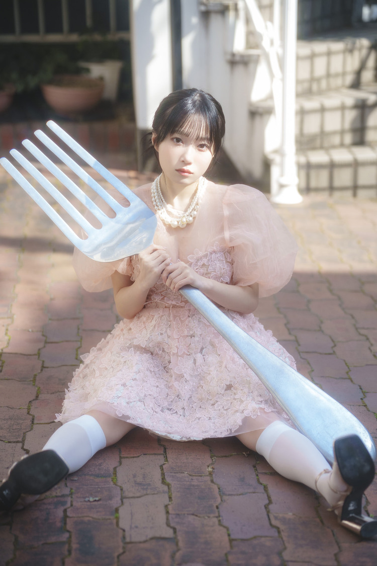 岸みゆ（#ババババンビ）『DOLCHE vol.15』アザーカット（撮影：鈴木ゴータ(c)白夜書房）