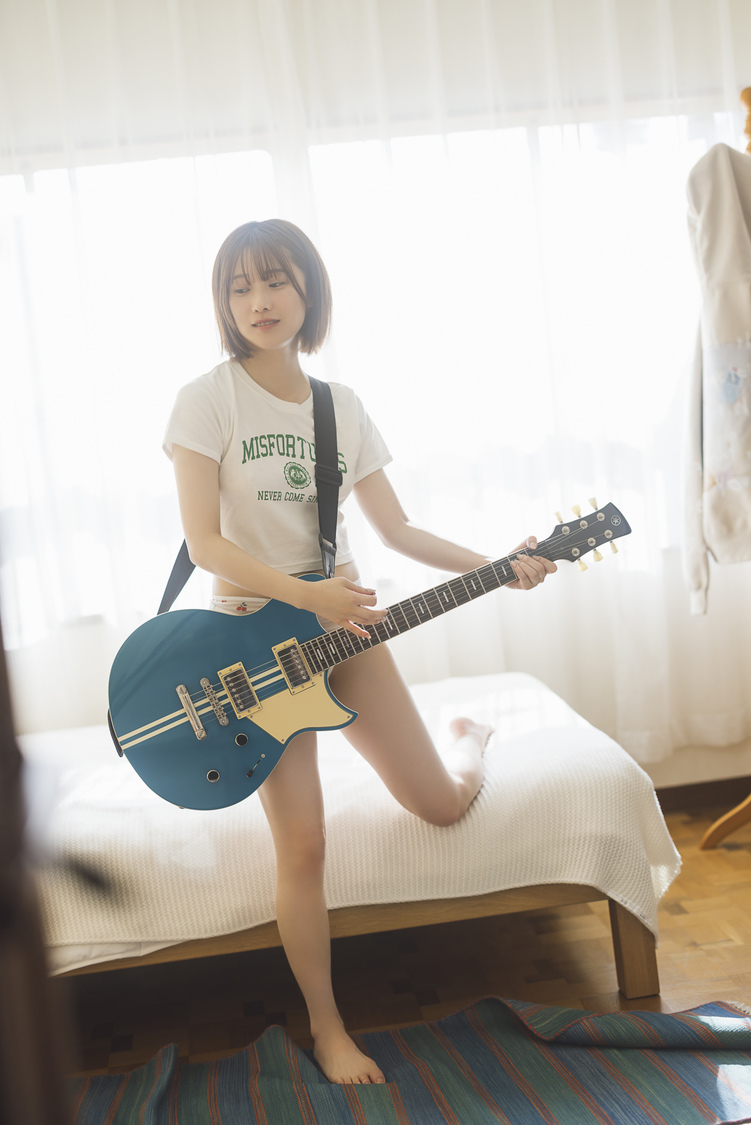 『夏吉ゆうこ写真集（仮）』（東京ニュース通信社刊）