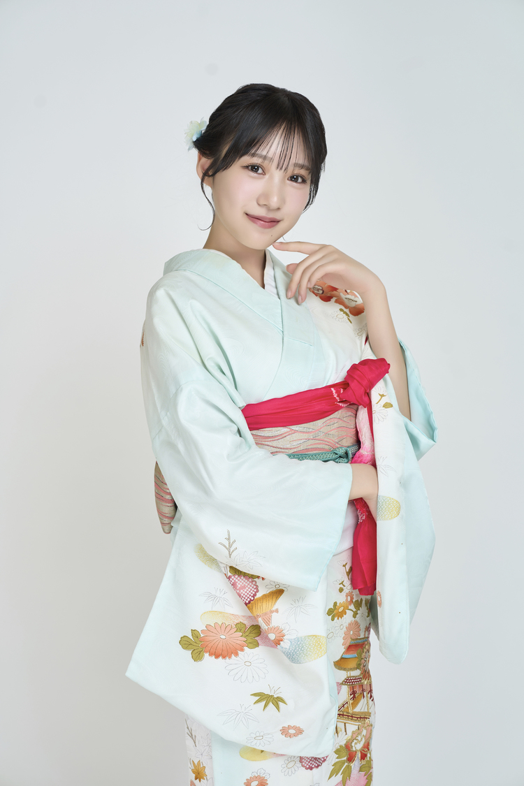 横野すみれ（（C）下山春香）