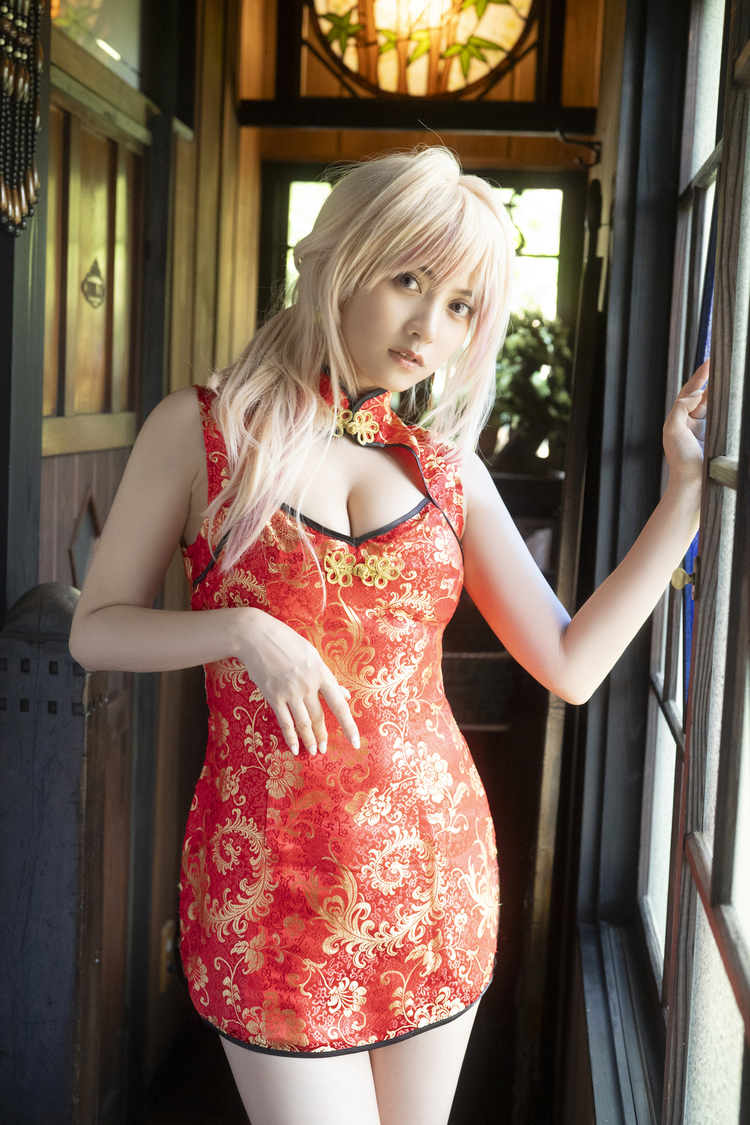 桃月なしこ『ヤングガンガン』アザーカット（（c）撮影：佐藤佑一）