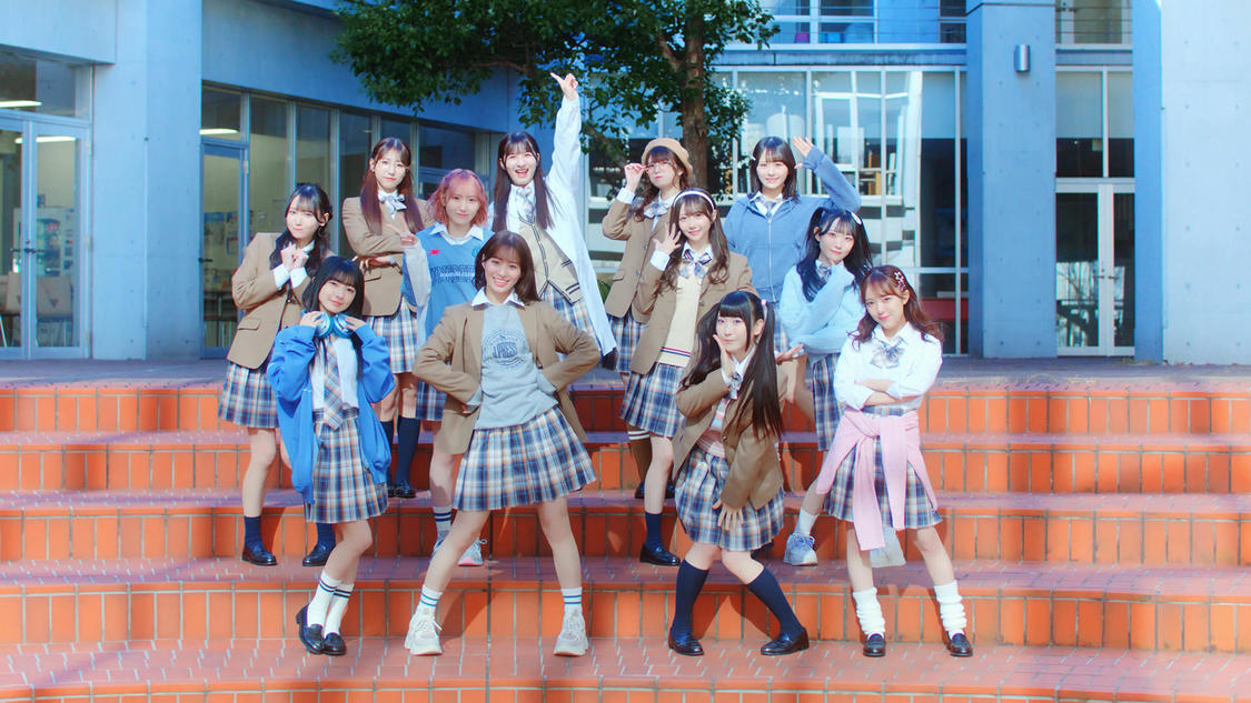 ≠ME「神様の言うとーり！」MV（©YOANI／KING RECORDS）