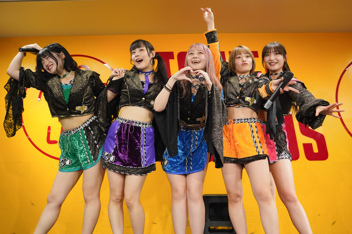 アップアップガールズ（仮＜アップアップガールズ（仮）＆吉川茉優　合同リリースイベント＞タワーレコード錦糸町パルコ店（2025年3月26日）