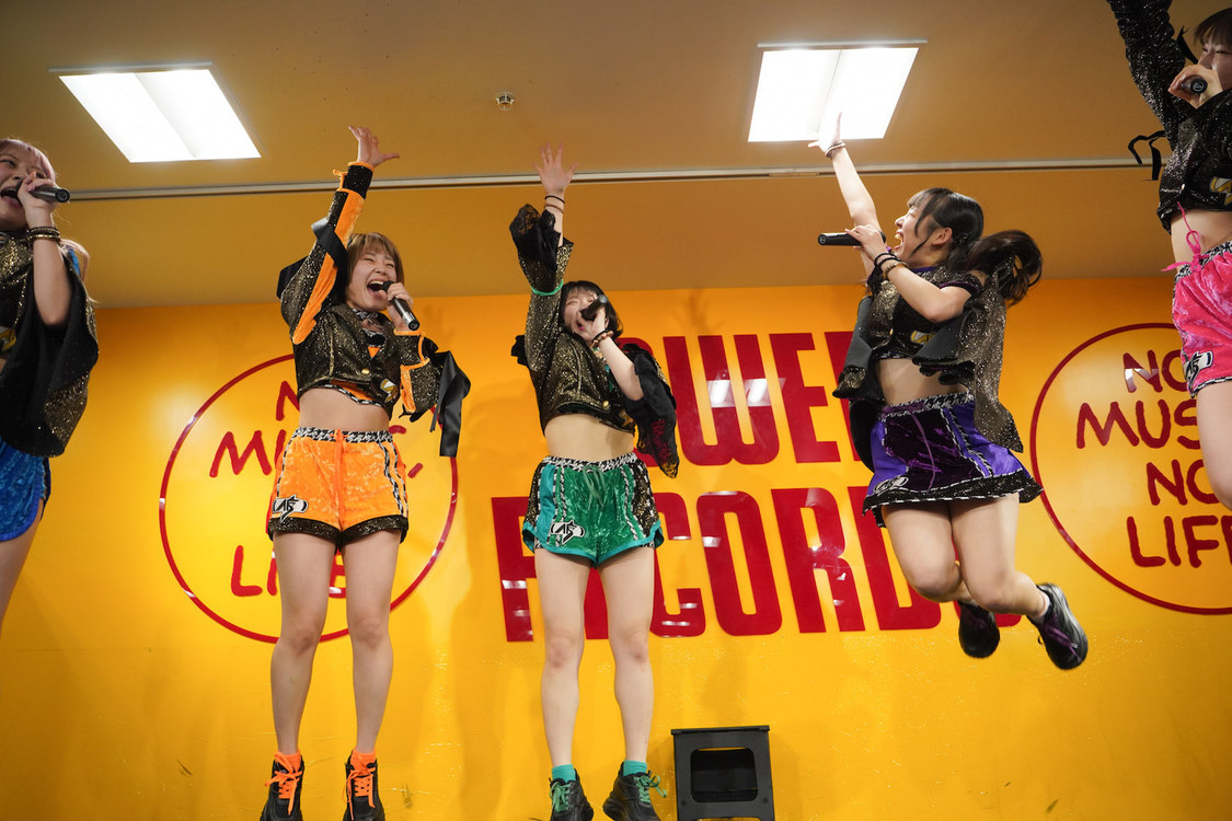 アップアップガールズ（仮＜アップアップガールズ（仮）＆吉川茉優　合同リリースイベント＞タワーレコード錦糸町パルコ店（2025年3月26日）