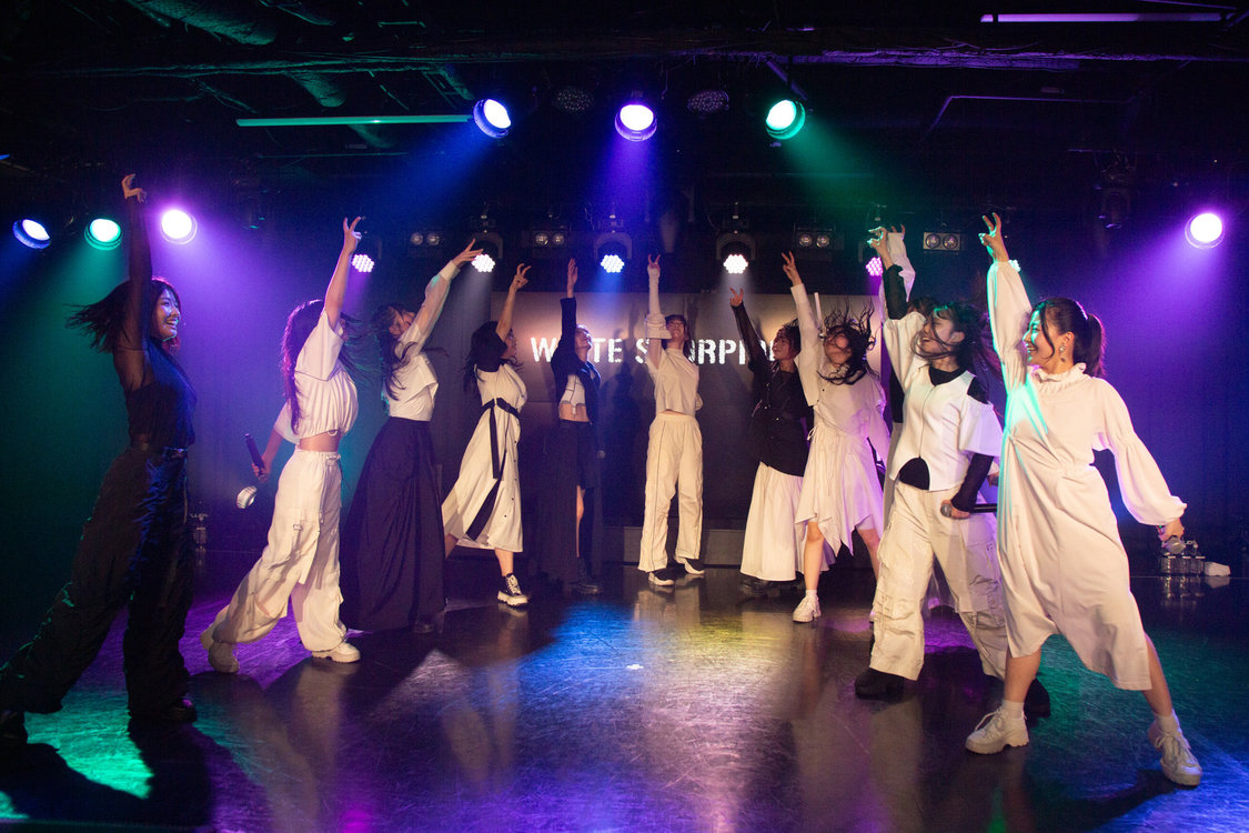 ＜ホワイトスコーピオンBASE Live＞#1｜YOANI Live Station（2025年3月28日／©OVERSE）