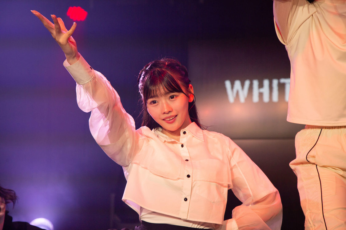 ＜ホワイトスコーピオンBASE Live＞#1｜YOANI Live Station（2025年3月28日／©OVERSE）