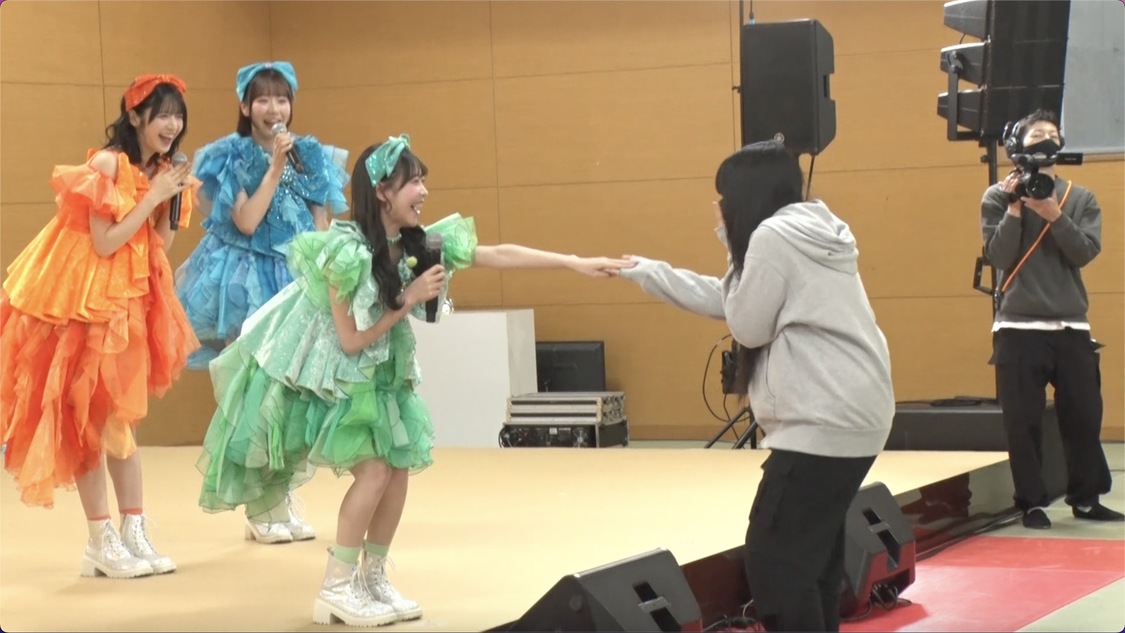 『FRUITS ZIPPERの超めでたいさぷらいずTV』第4話（（C）AbemaTV,Inc.）