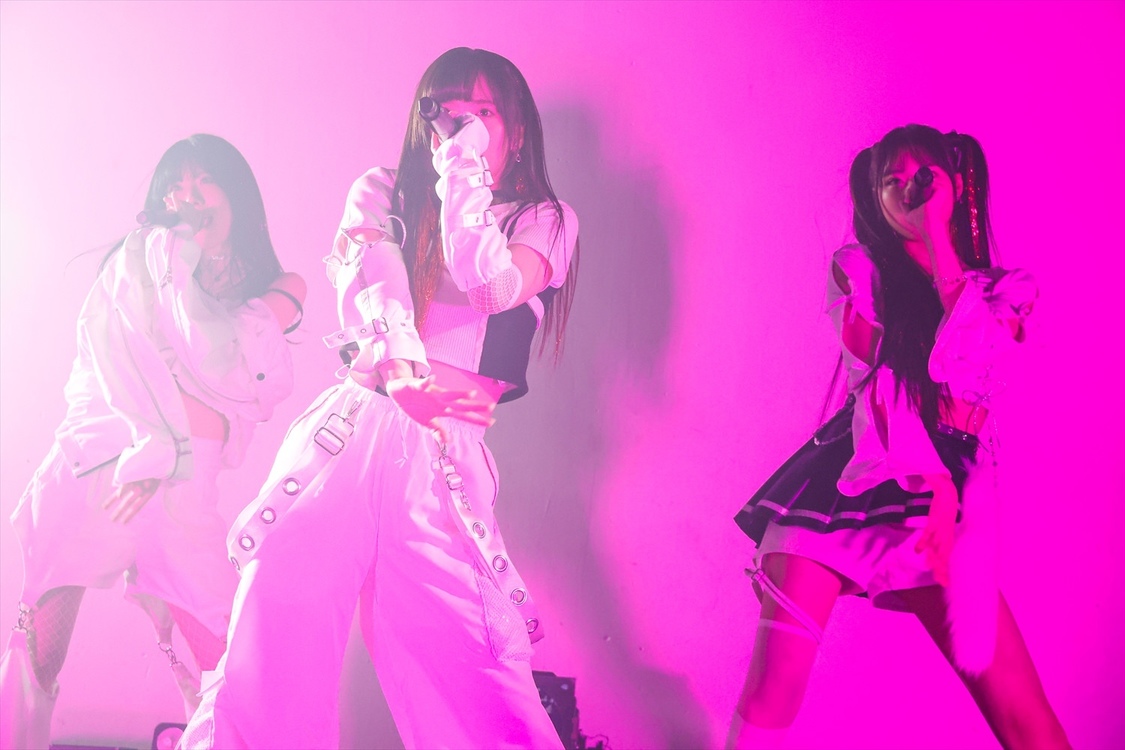 Bellemule＜Bellemule Oneman Live『Sparkle』＞代官山UNIT（2025年4月6日／©HIKE Inc.　撮影：SHUN ITABA）