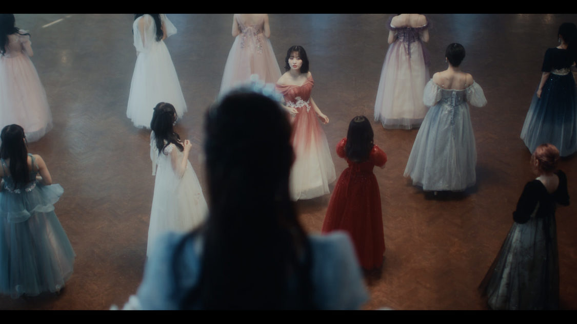 「モブノデレラ」MV（©YOANI／KING RECORDS）