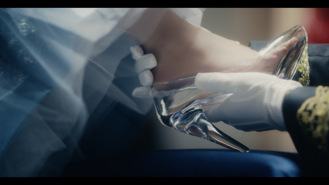 「モブノデレラ」MV（©YOANI／KING RECORDS）