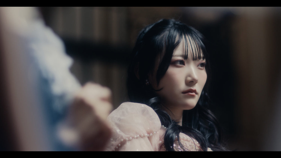 「モブノデレラ」MV（©YOANI／KING RECORDS）