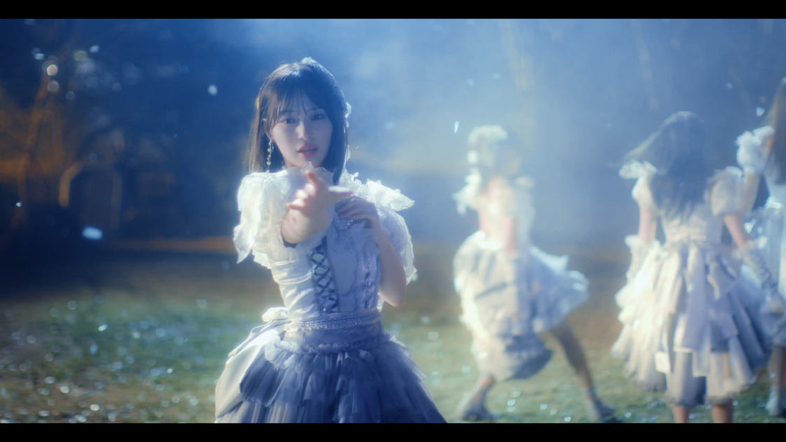 「モブノデレラ」MV（©YOANI／KING RECORDS）