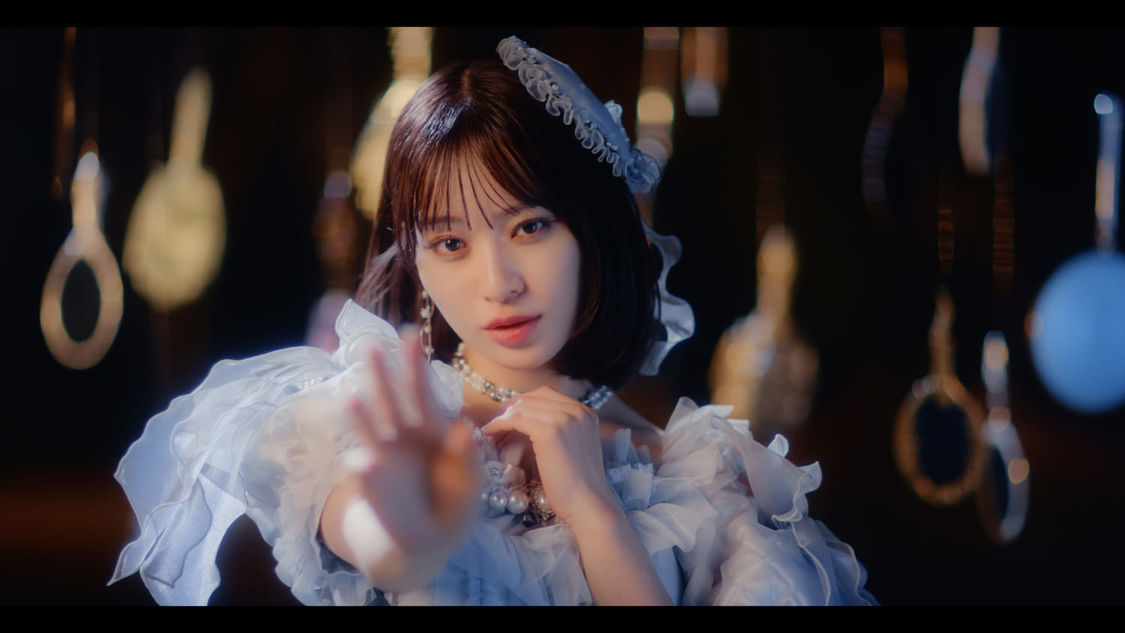 「モブノデレラ」MV（©YOANI／KING RECORDS）