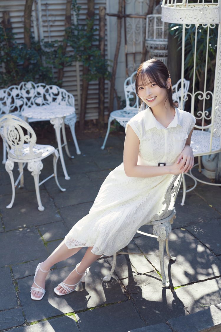 新谷姫加『ヤングアニマル』アザーカット（(c)白泉社／唐木貴央）