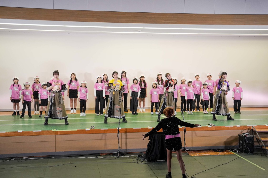 『ももクロ春の一大事2025 in 新発田市 〜新発田 新発見！？〜 本当に一大事に緊急配信』サンビレッジしばた（2025年4月13日／©︎上飯坂一）