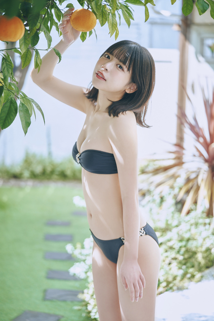 楠偉音『FLASH』アザーカット（撮影：岡本武志）