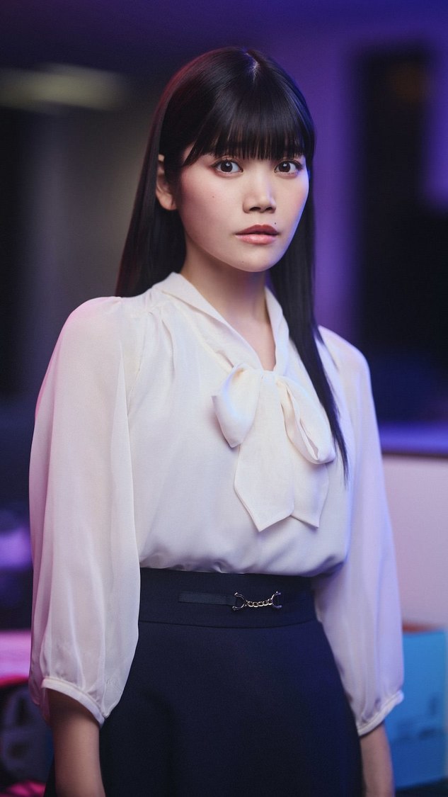 浅沼加奈子／加藤千尋　大企業の総務部に勤める。誰よりも真面目に働いてきた。