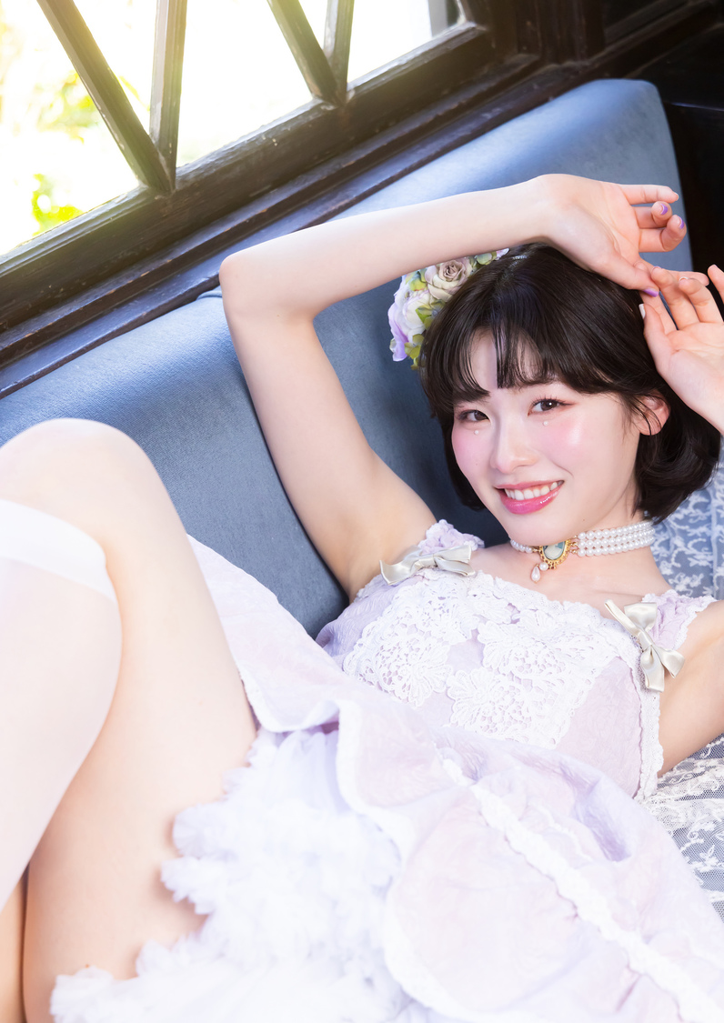 『浅井七海 1st写真集 ナナミイロ』（(C)KADOKAWA (C)Asai Nanami 2025 PHOTO/あべあさみ）