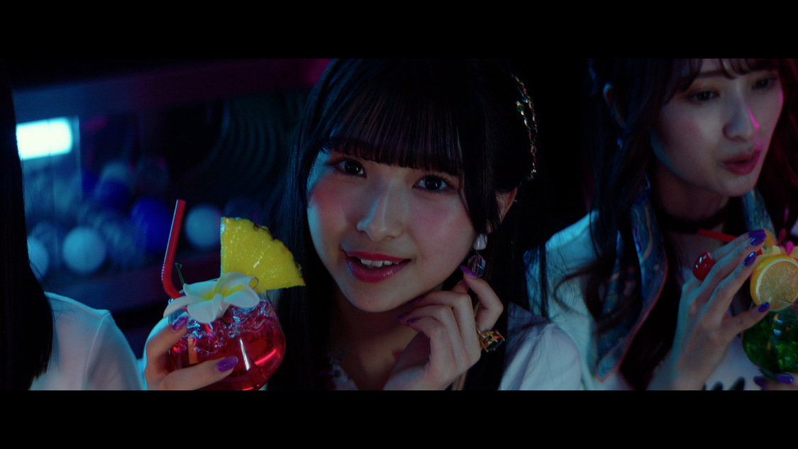 WHITE SCORPION「Beach opening」MV場面写真（©OVERSE）