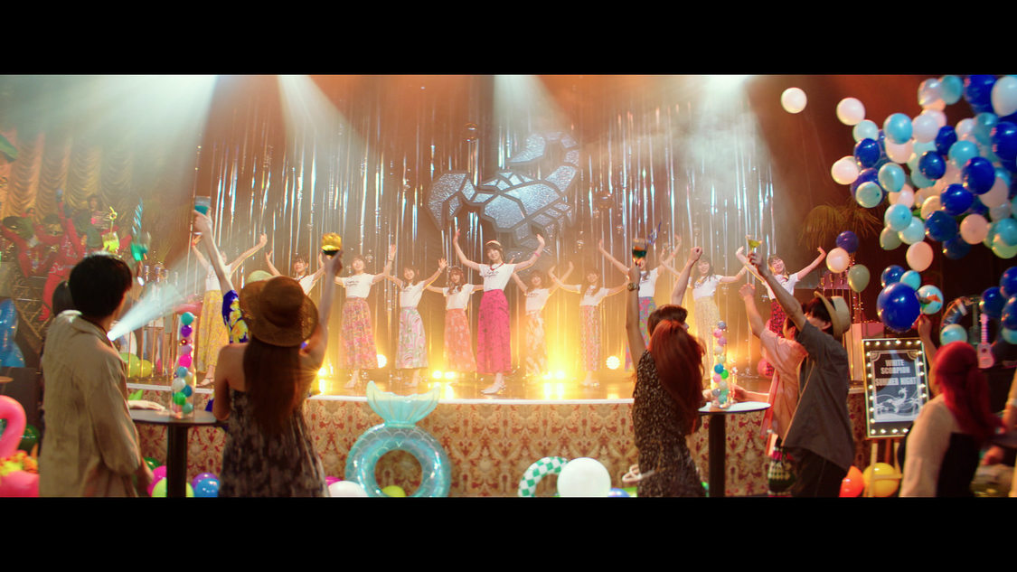 WHITE SCORPION「Beach opening」MV場面写真（©OVERSE）