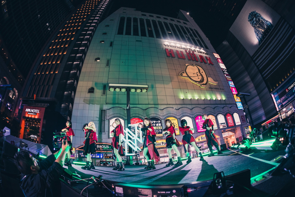 ＜NEO JAPONISM新体制お披露目ライブ＞新宿シネシティ広場特設ステージ（2025年4月22日）