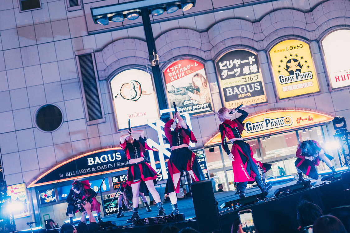 ＜NEO JAPONISM新体制お披露目ライブ＞新宿シネシティ広場特設ステージ（2025年4月22日）