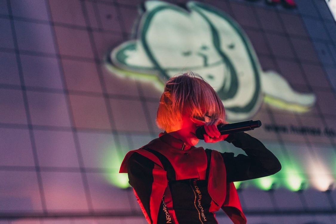 ＜NEO JAPONISM新体制お披露目ライブ＞新宿シネシティ広場特設ステージ（2025年4月22日）