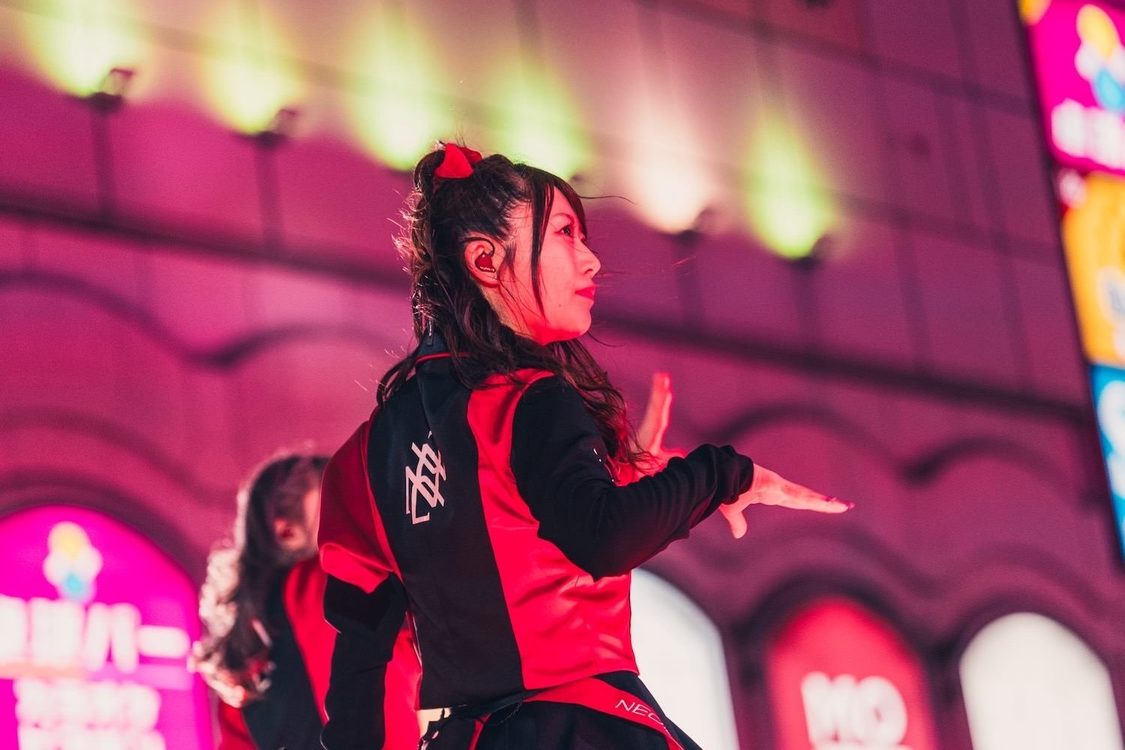 ＜NEO JAPONISM新体制お披露目ライブ＞新宿シネシティ広場特設ステージ（2025年4月22日）