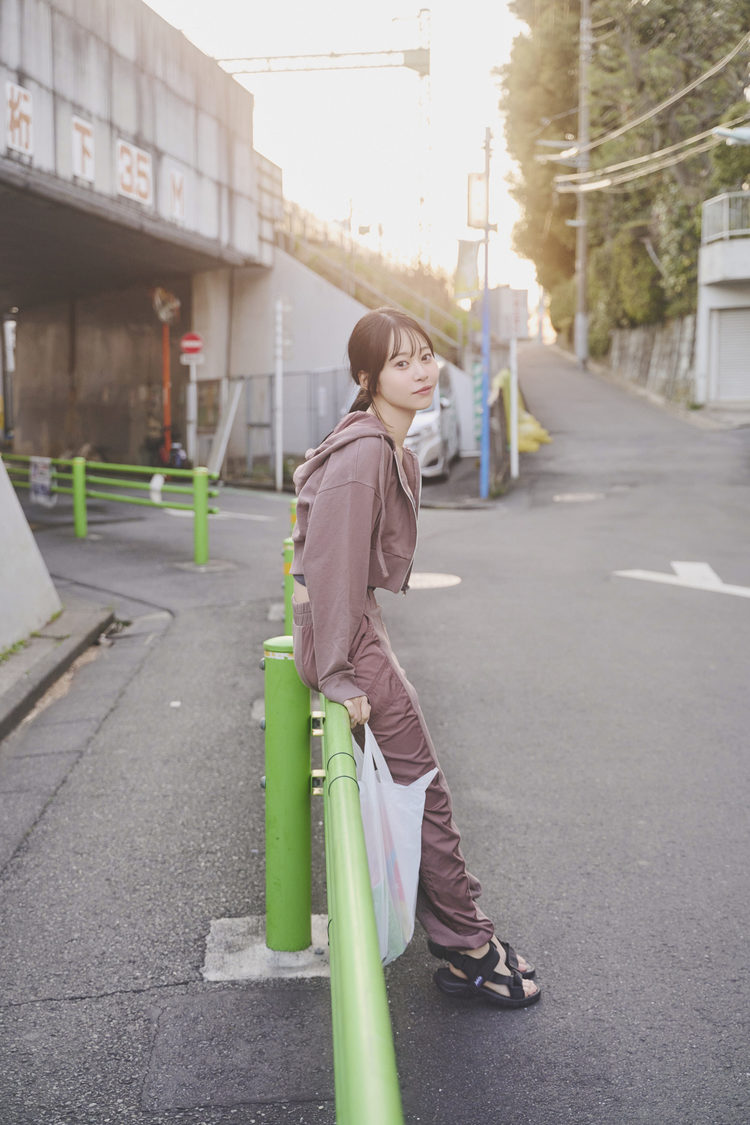 📸 画像：千星真穂『BUBKA』アザーカット（撮影：ハスミショウ(c