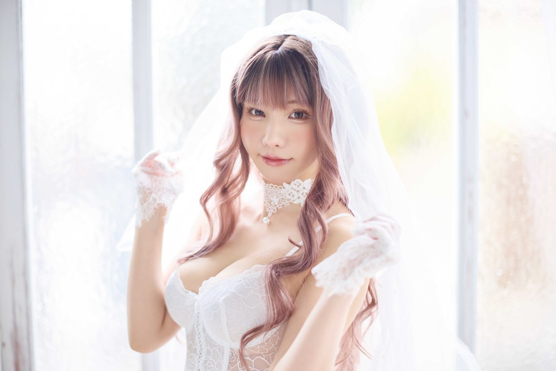 えなこ『ヤングアニマルWeb』（撮影：フジシロタカノリ）