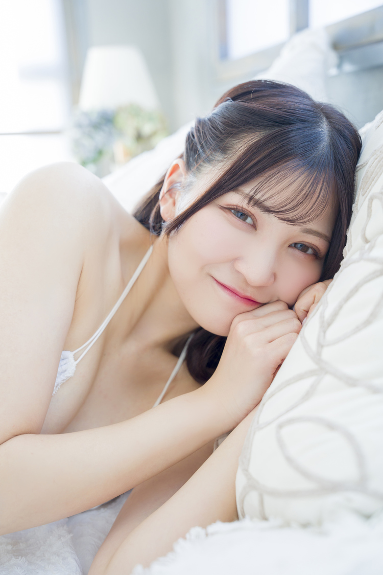 成瀬かのん2ndデジタル写真集『大人なわたし』