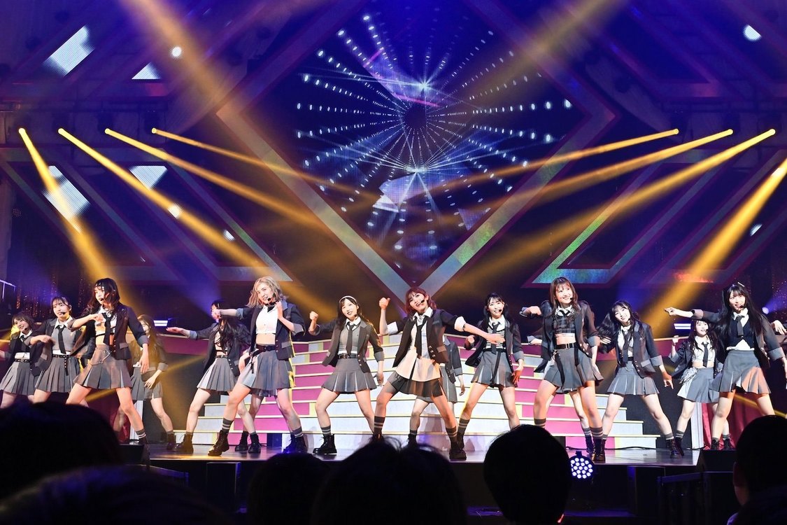 ＜AKB48 20th Year 春コンサート2025村山彩希 卒業コンサート 〜りんごの花が咲く頃に〜＞東京ガーデンシアター（2025年5月6日／©AKB48）