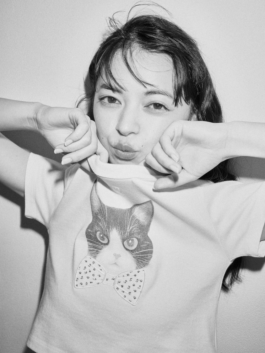 【上國料萌衣コラボ】モノクロポートレートメモリアルTシャツ